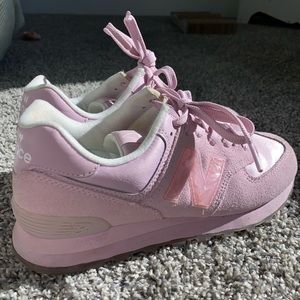like new, pink new balances.